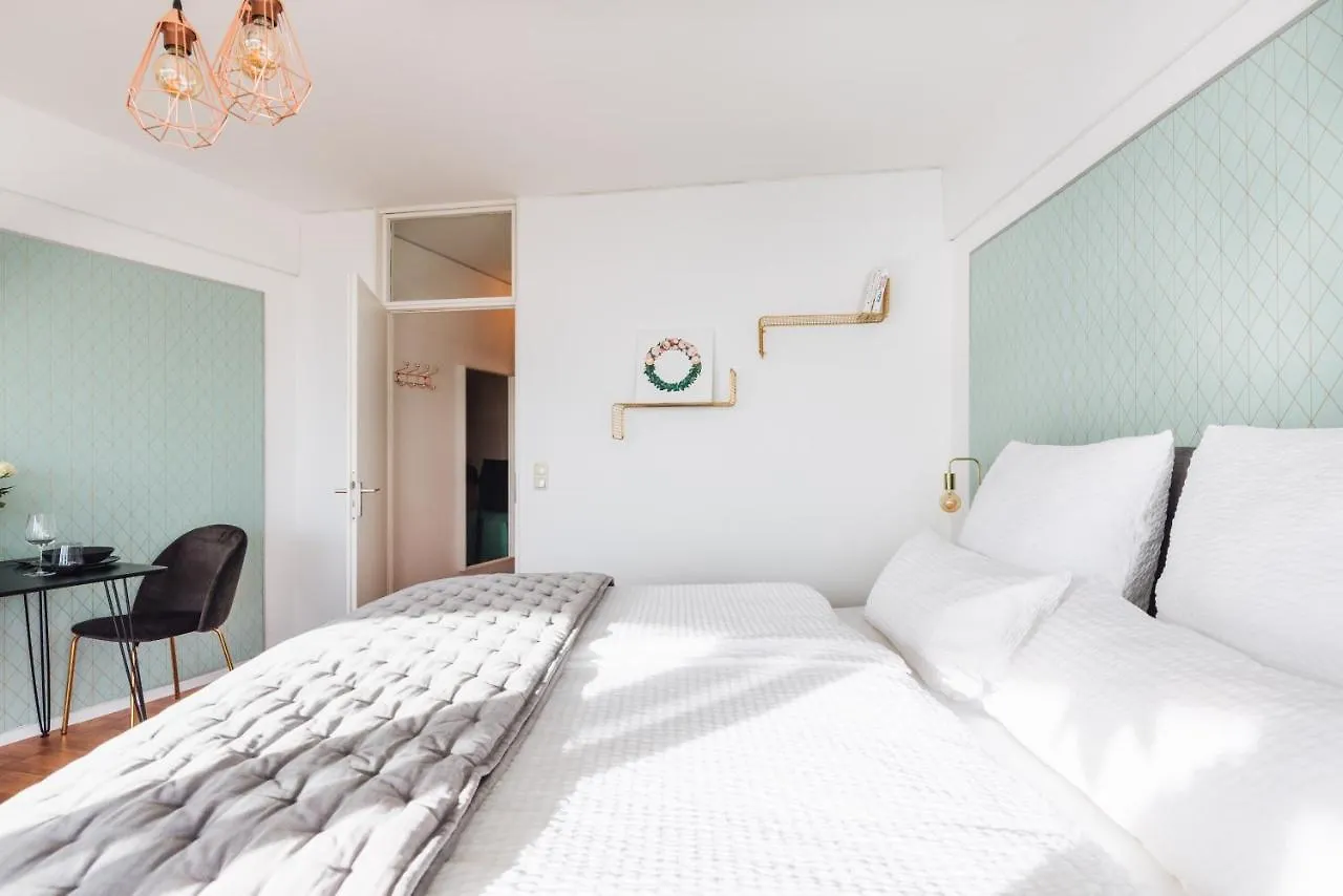 Great City View I 26 Floor I Netflix And Boxspringbed Augsburg Deutschland